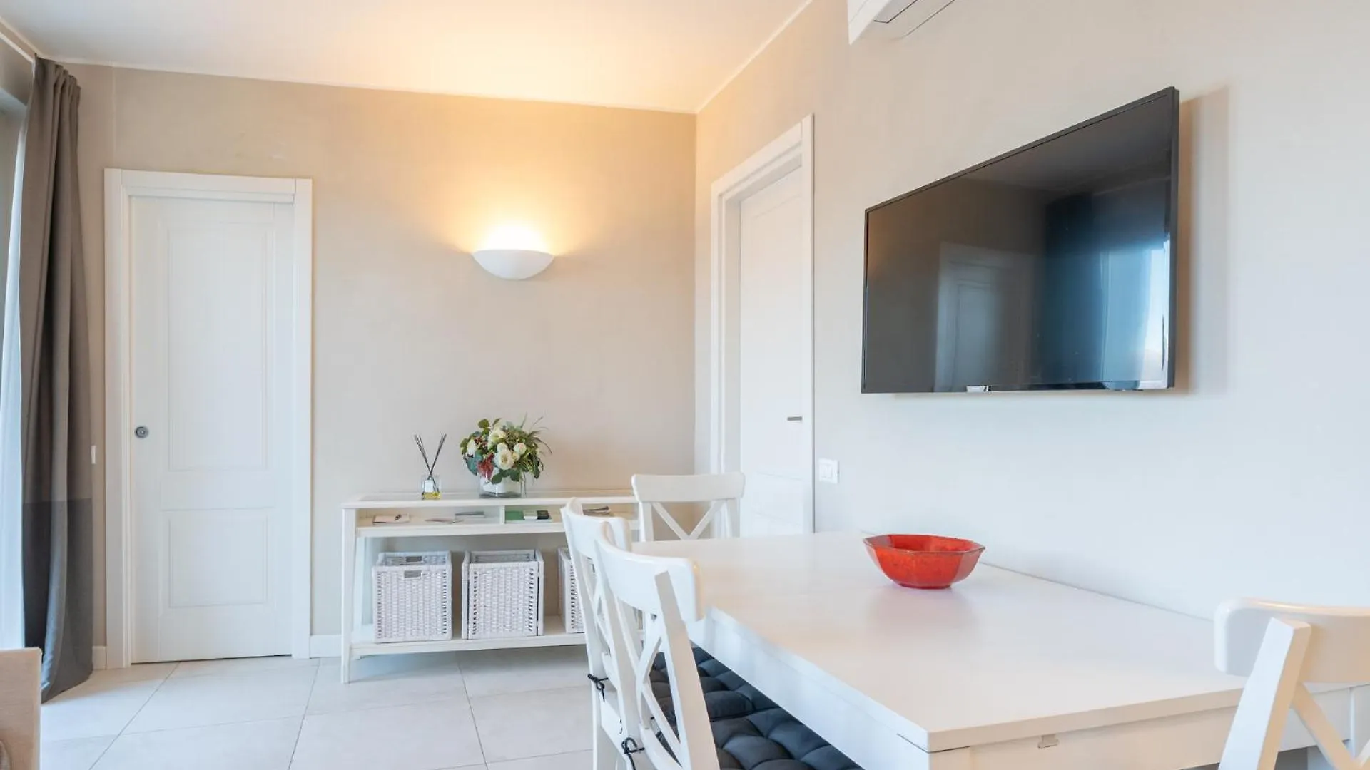 La Roseta Apartment Varenna Italy