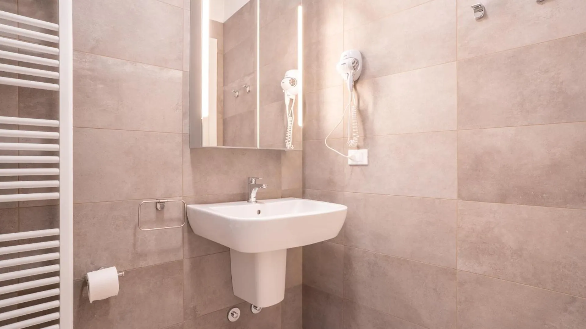 La Roseta Apartment Varenna 0*,