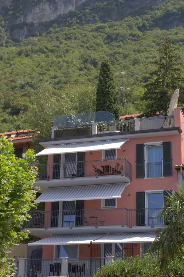 La Roseta Apartment Varenna